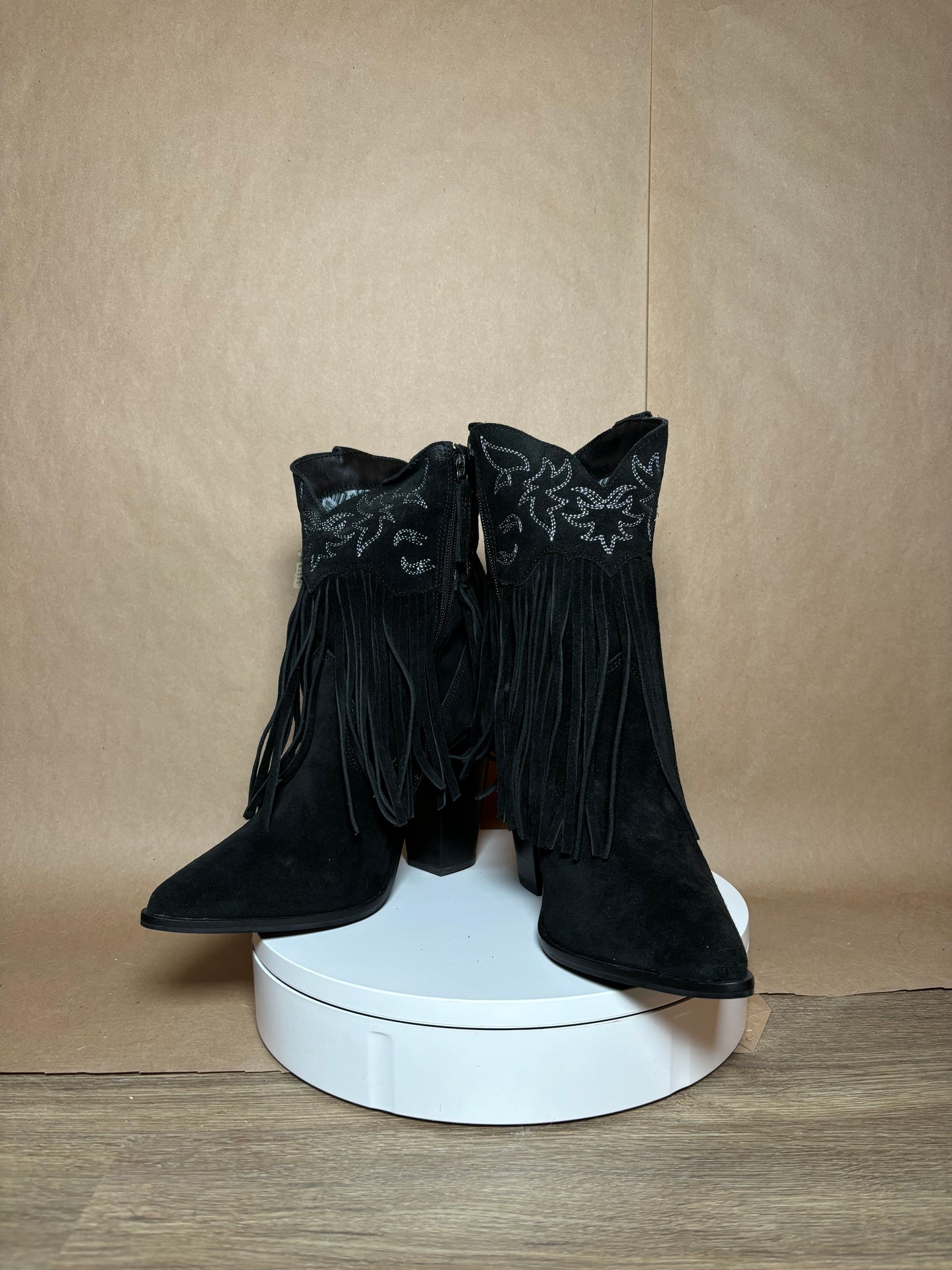 DINGO size 10 crazy Train Black Fringe boots NEW IN BOX