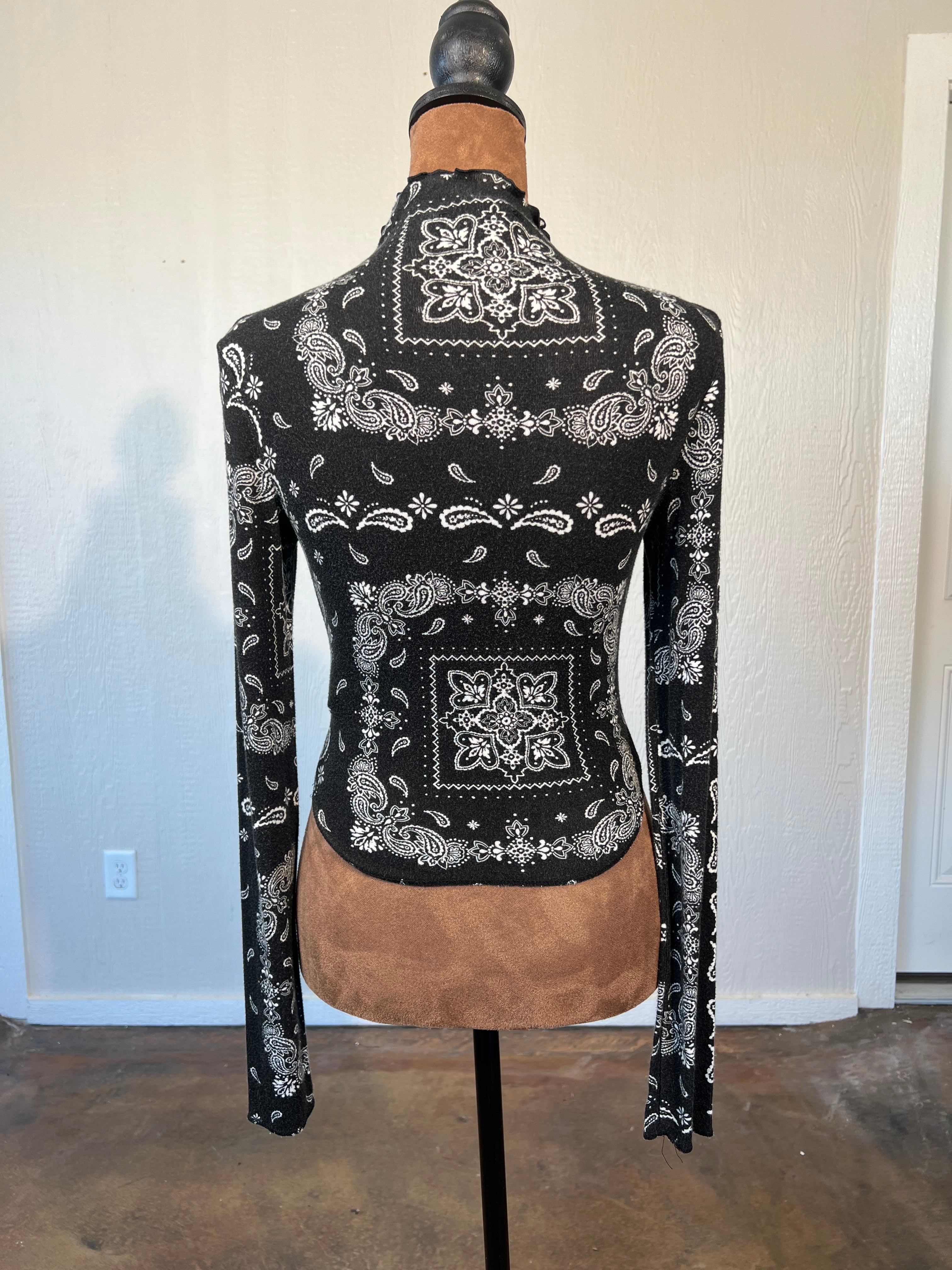 Forver 21 size small long sleeve blouse USED