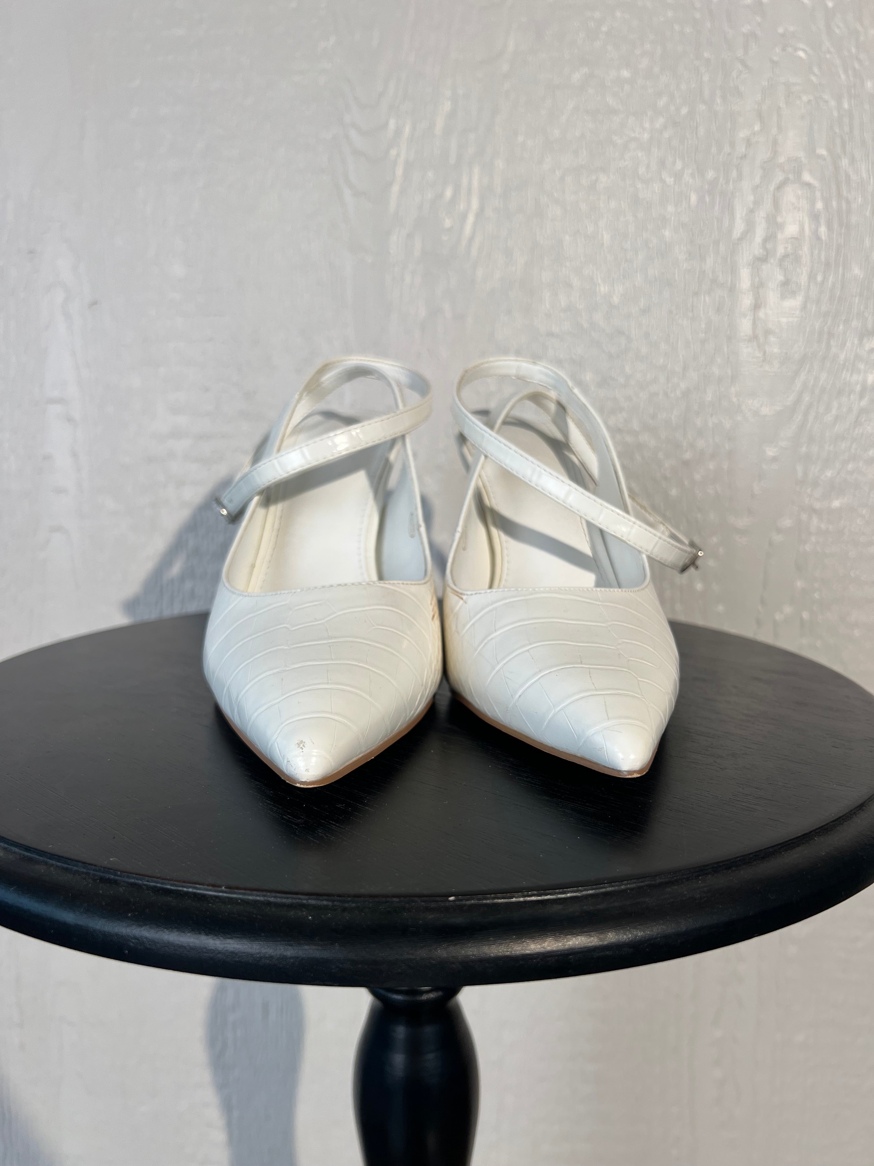 Amazon Fashion size 10 white heels GENTLY USED