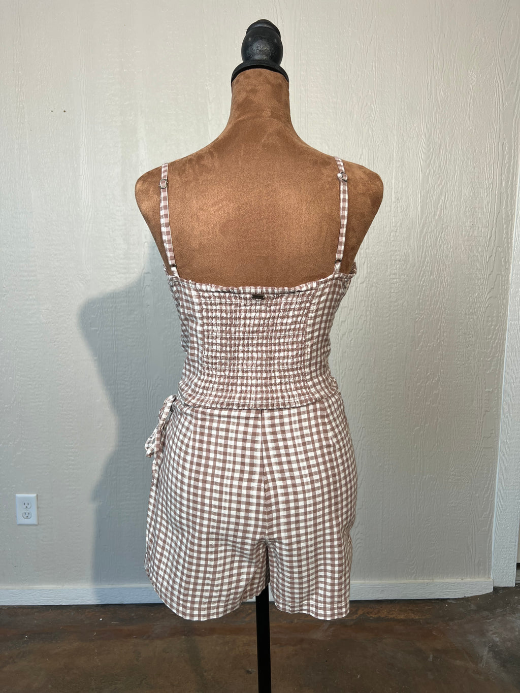 O’neill size small cropped top/skort set GENTLY USED