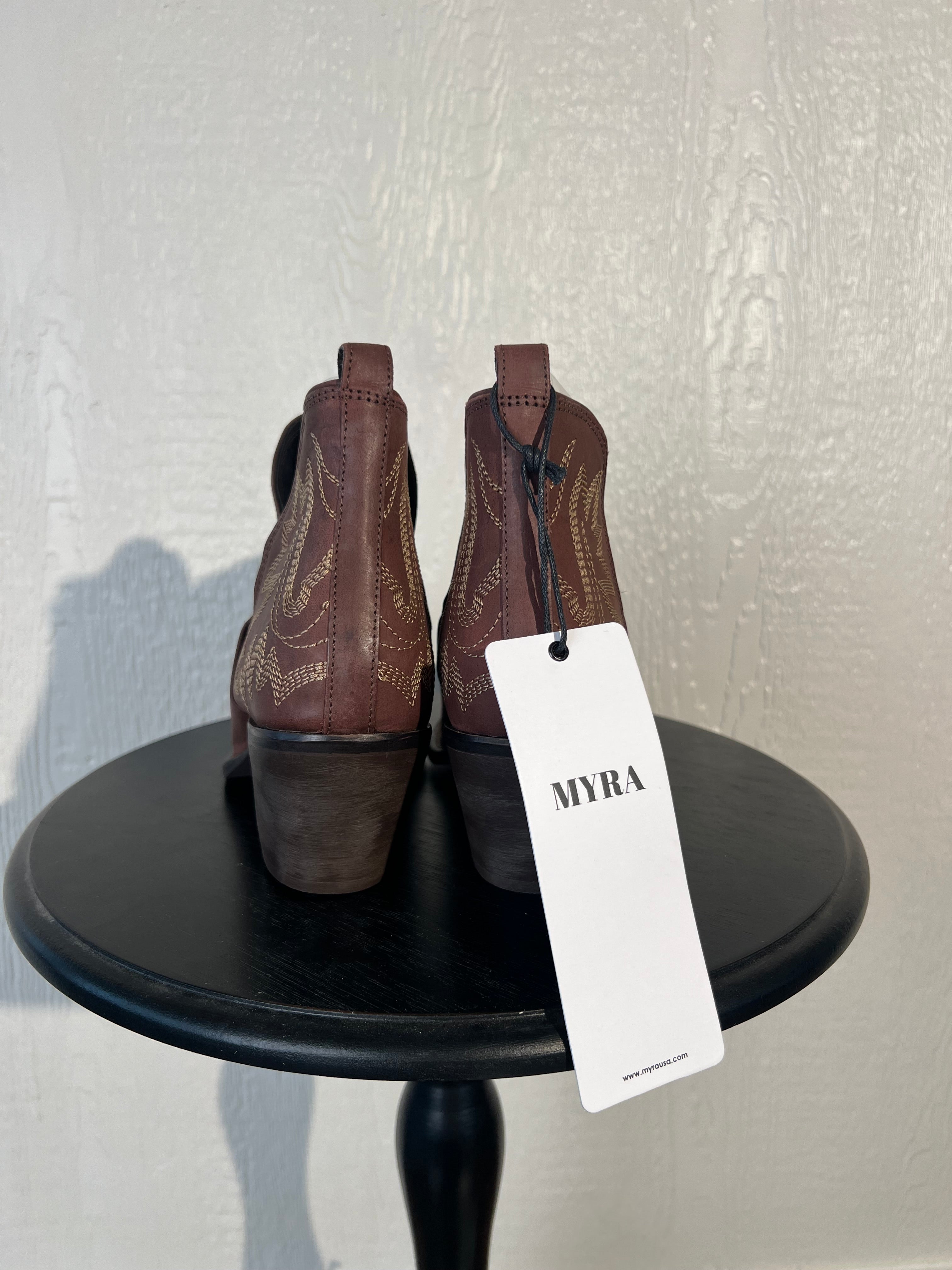 Myra size 10 brown cowgirl booties NWT