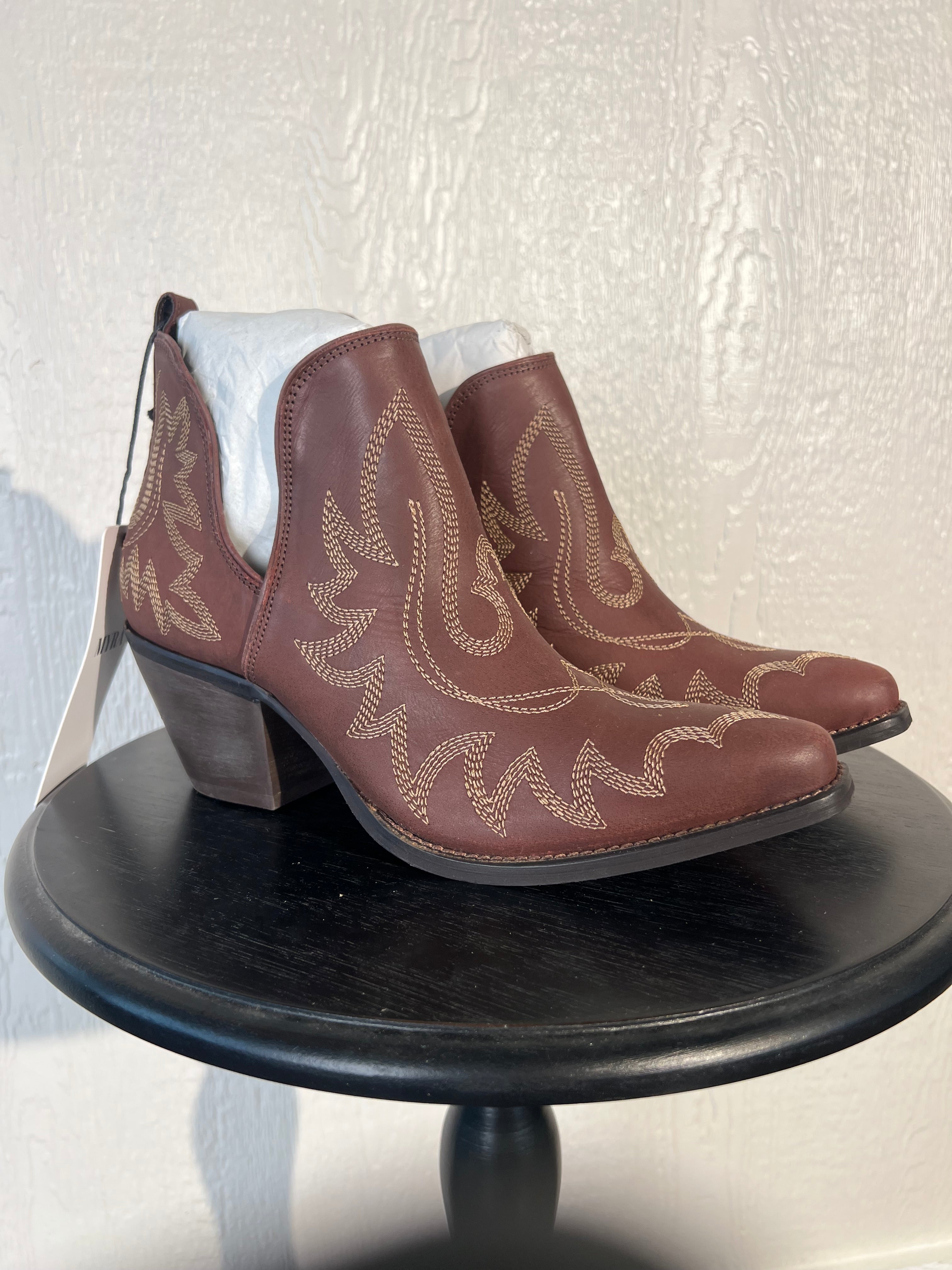Myra size 10 brown cowgirl booties NWT