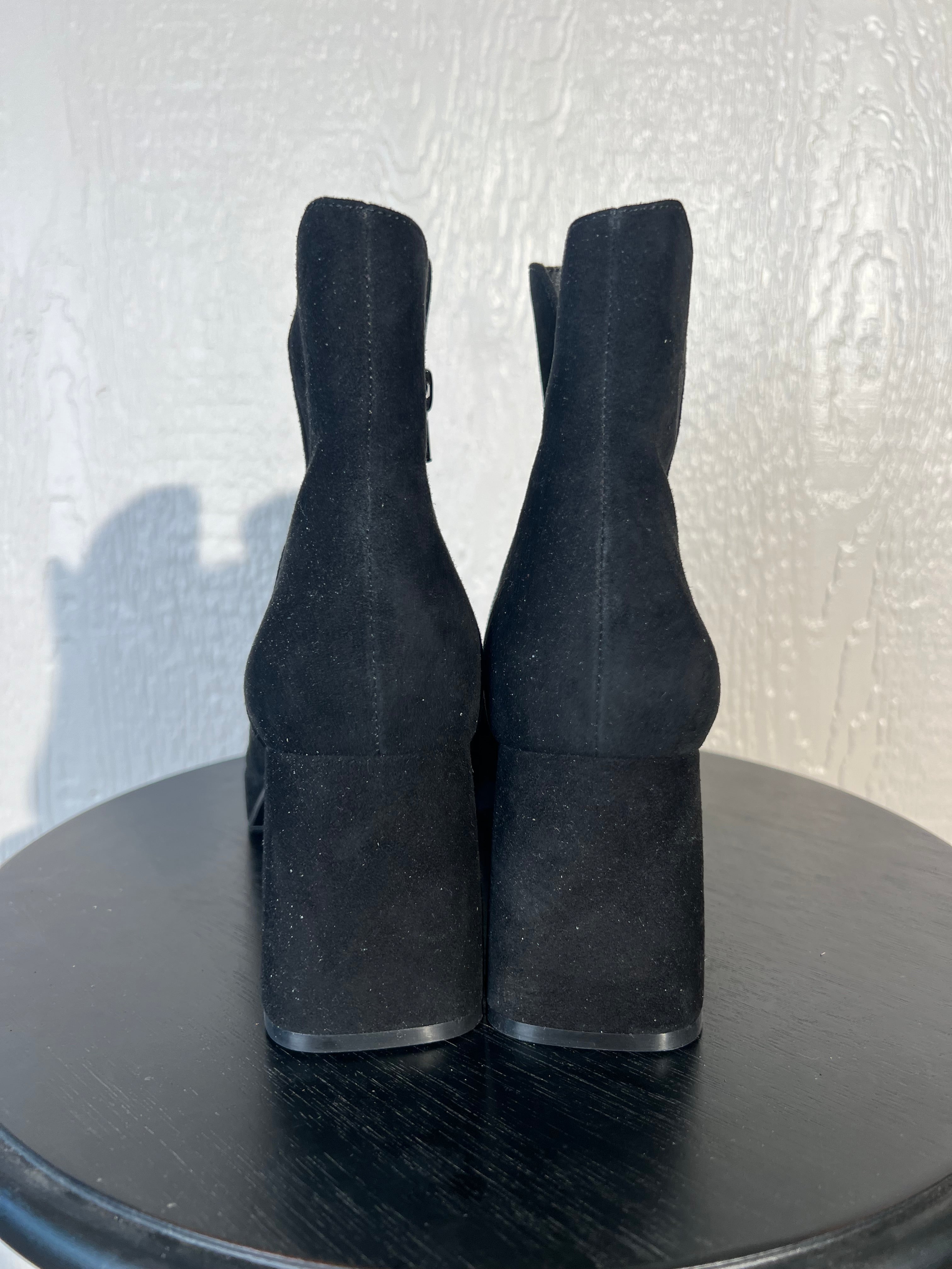 Vaneli size 9.5 black booties NWT