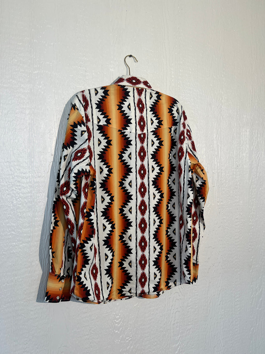 Wrangler MEN'S size large pearl snap LIKE NEW