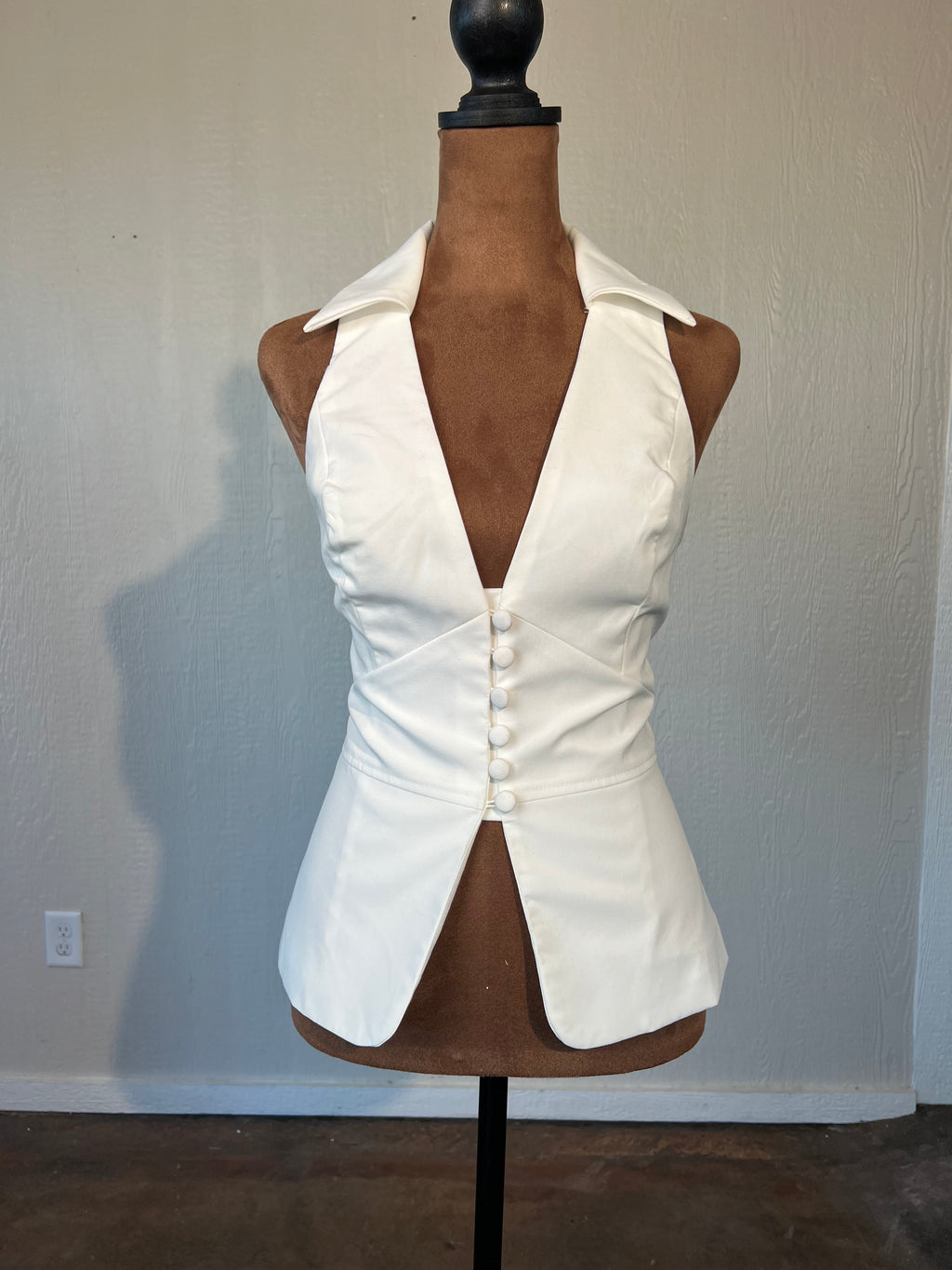 Fashion Nova size small sleevless blouse NWT