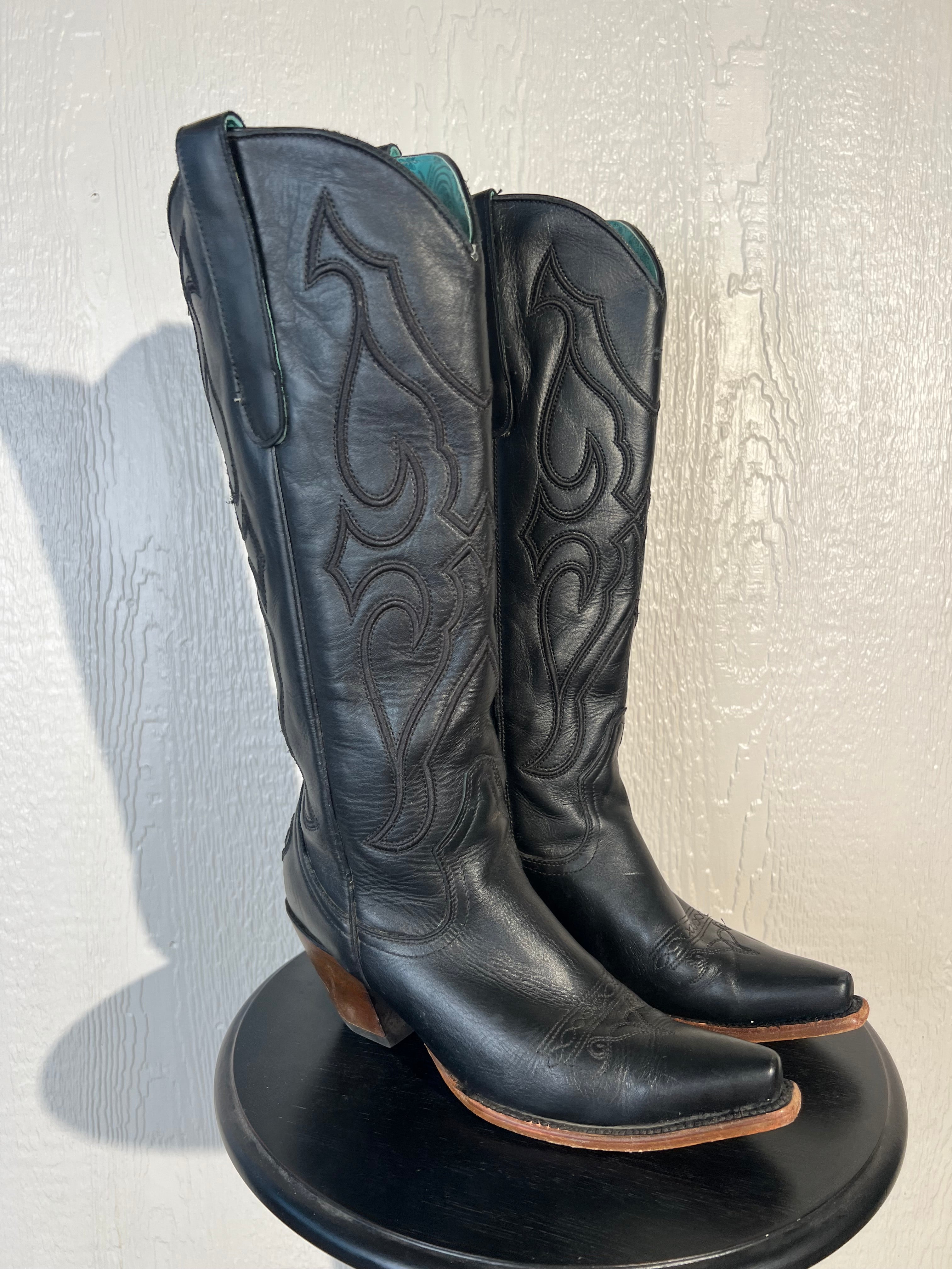 Corral boots size 10 black cowgirl boots USED
