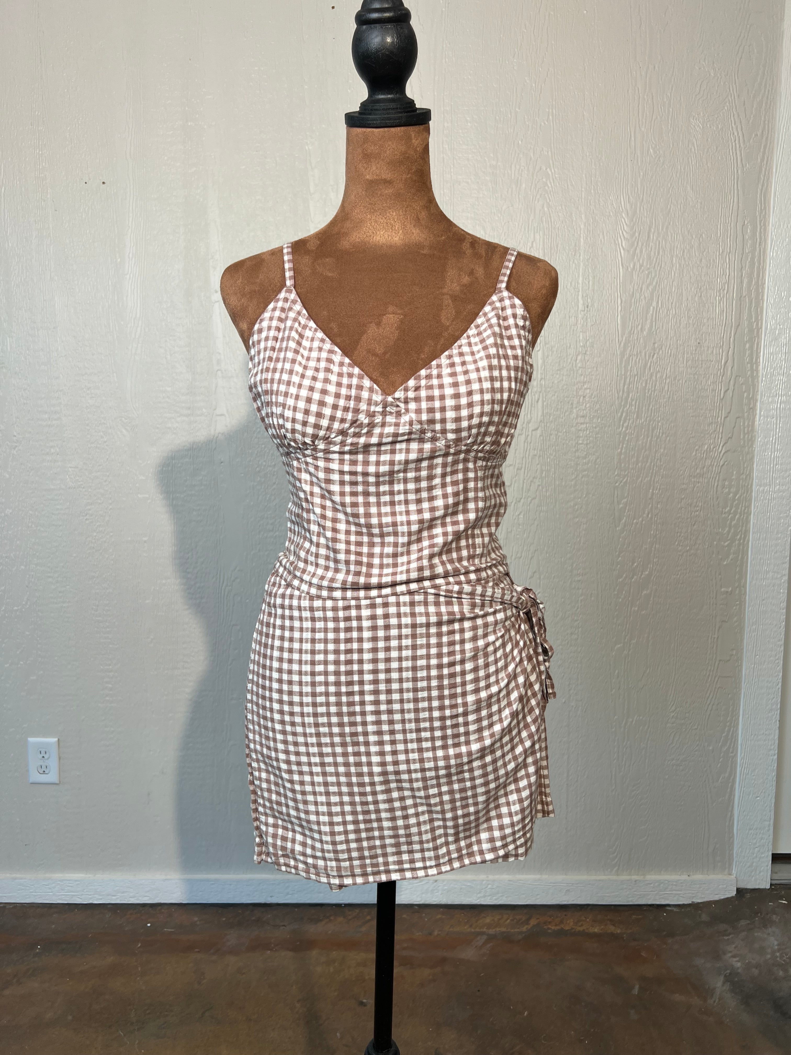O’neill size small cropped top/skort set GENTLY USED
