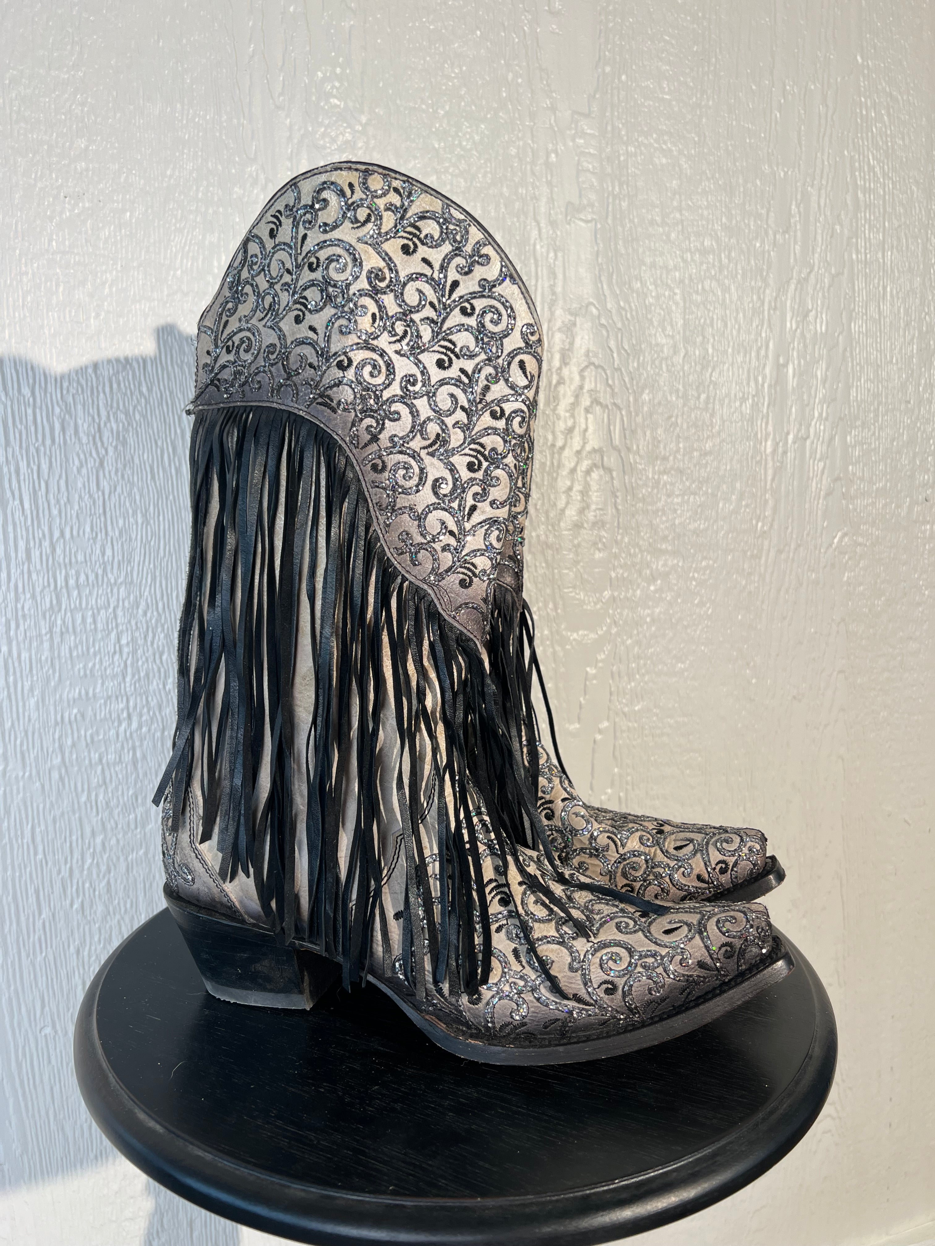 Corral Boots size 10 fringe cowgirl boots GENTLY USED