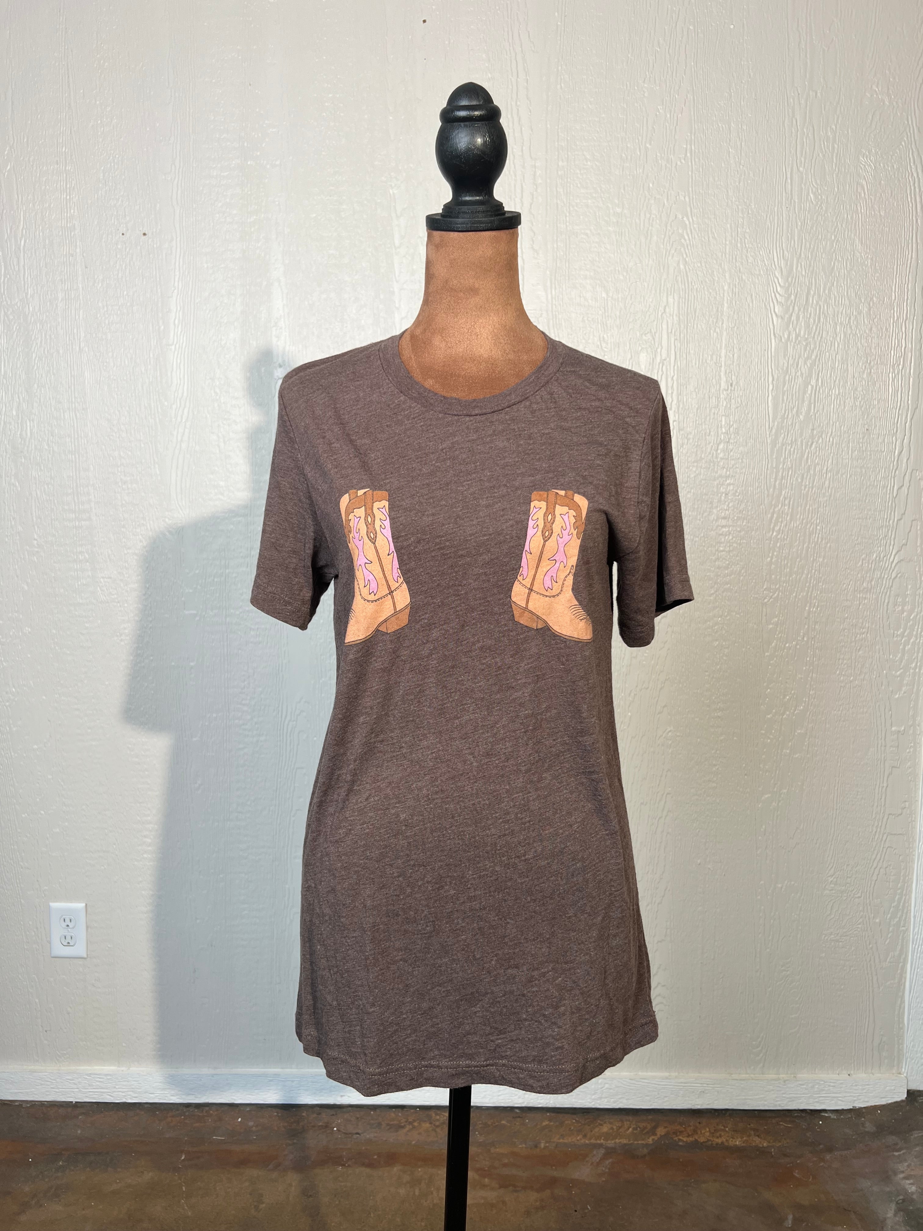Graphic tee size small GENTLY USED