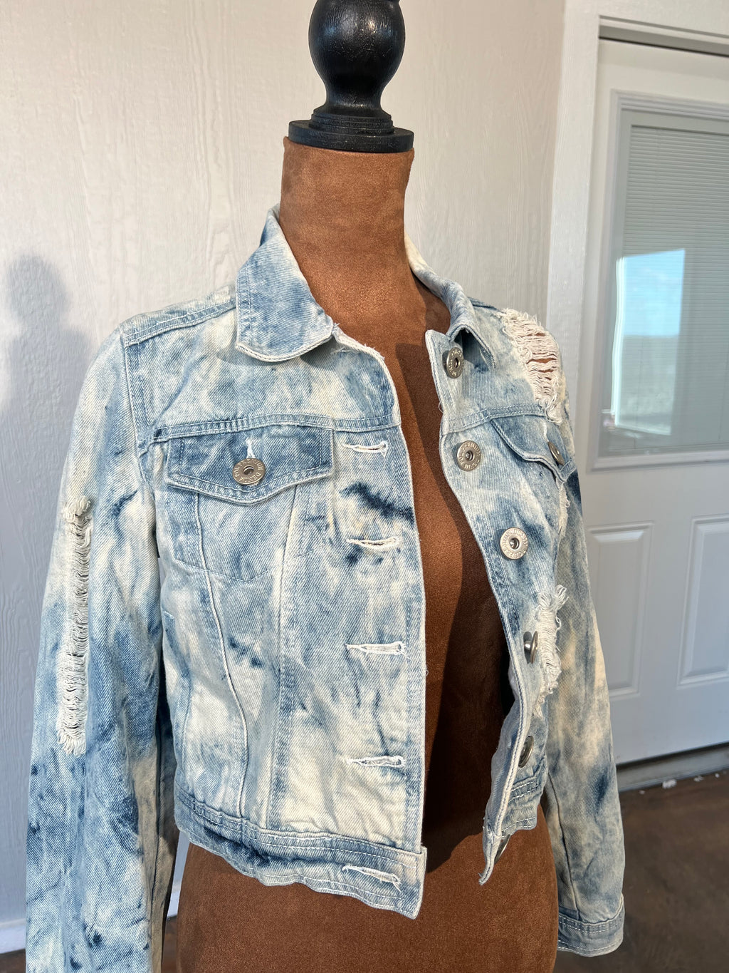 POL size small cropped denim jacket GENTLY USED