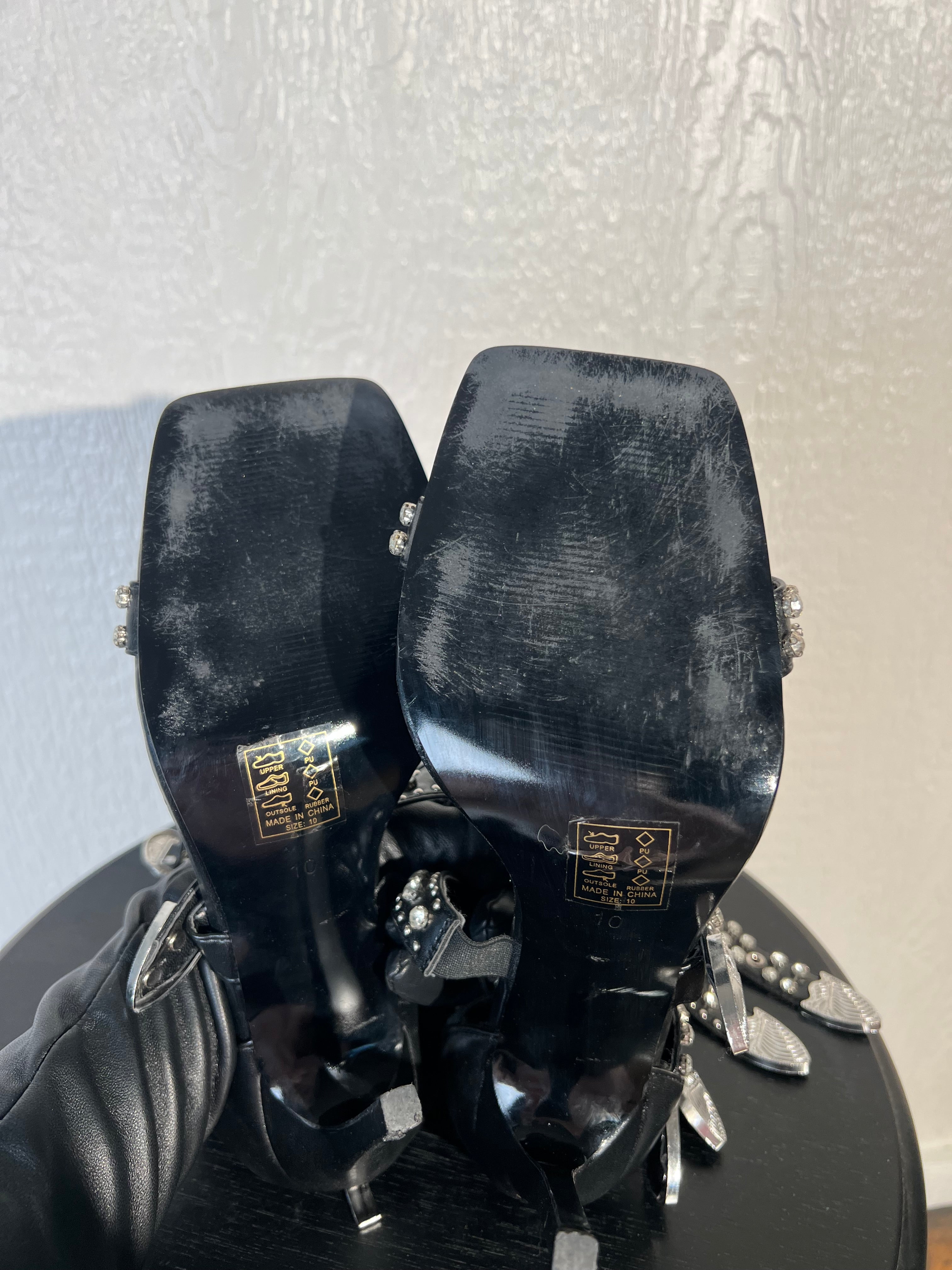 Azalea Wang size 10 western buckle heels LIKE NEW