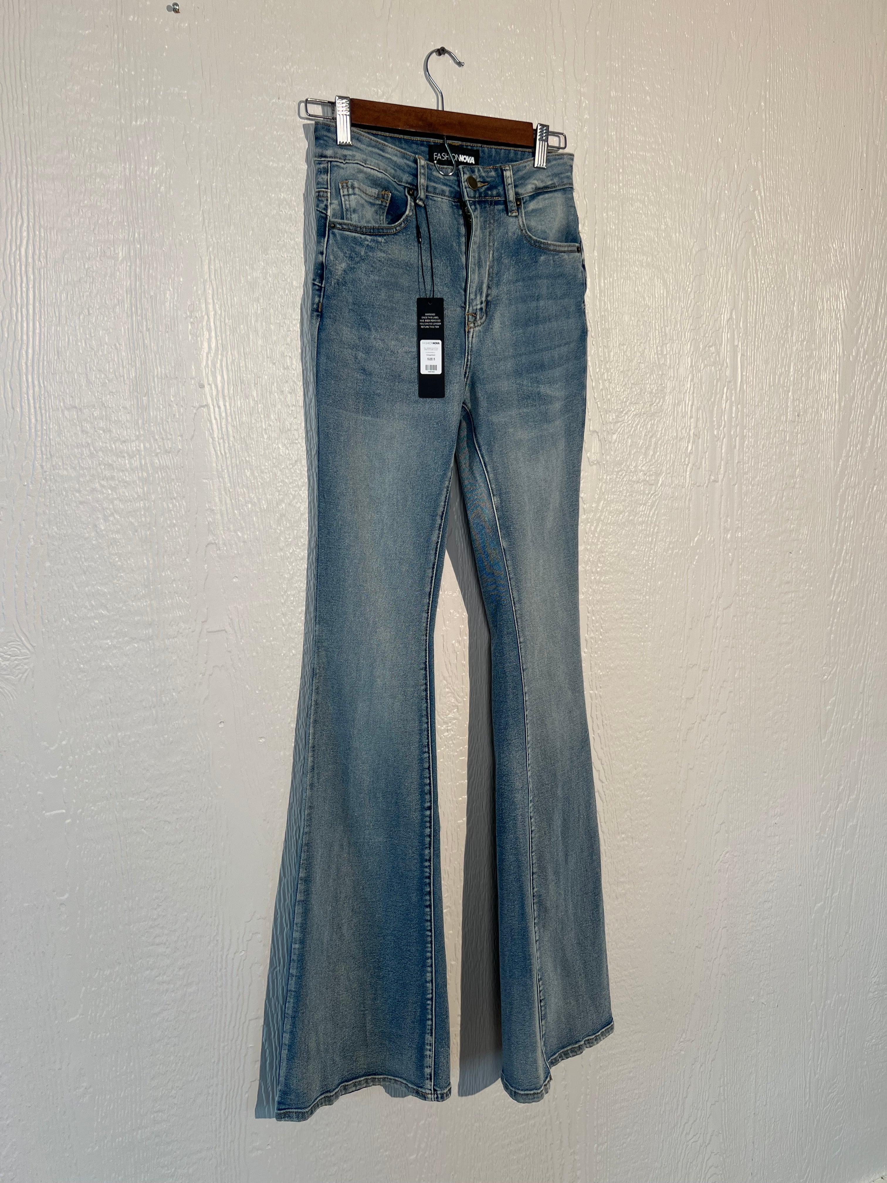 Fashion Nova size 26" X 36" jeans NWT