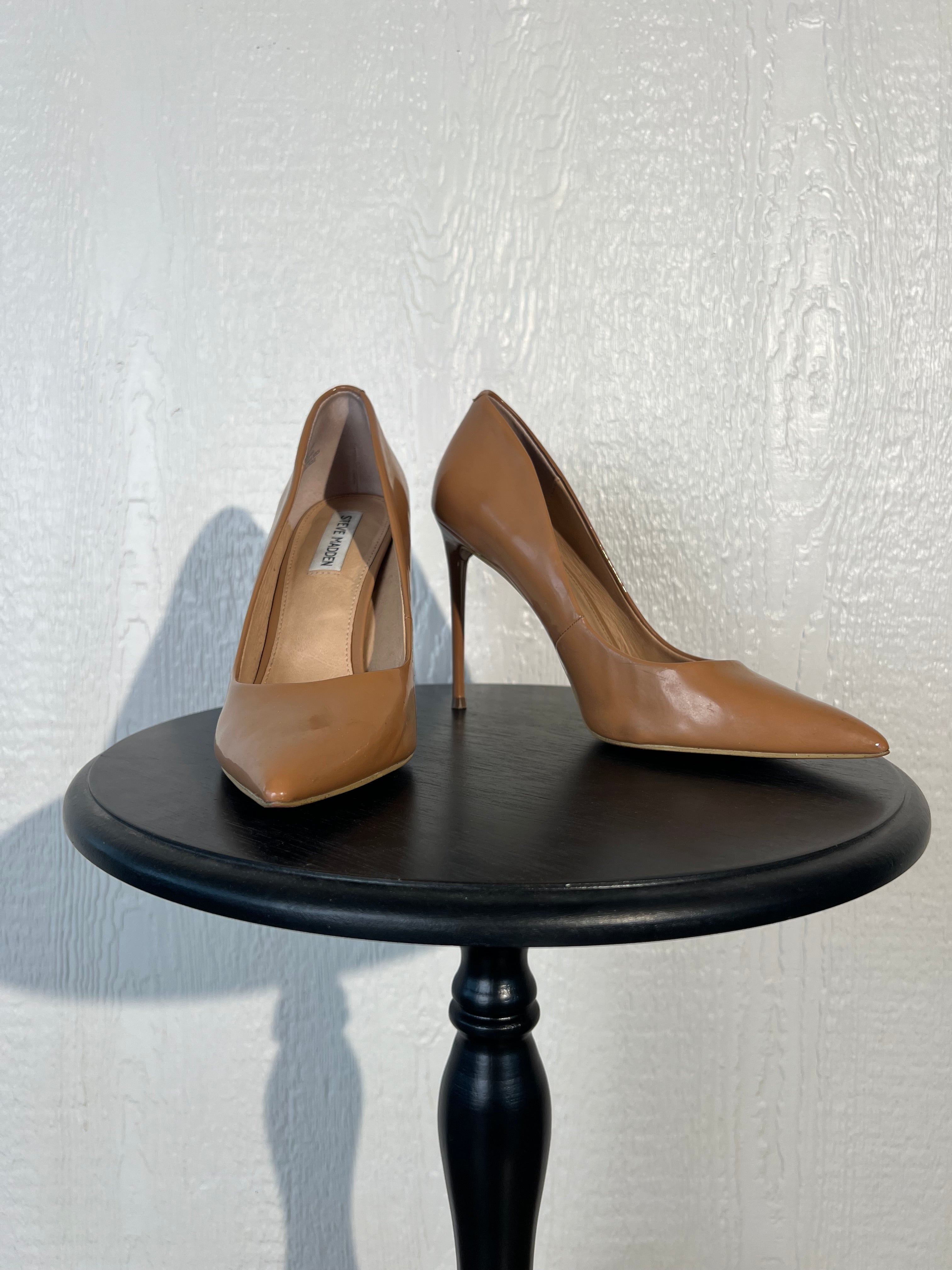 Steve Madden size 10 nude stilleto USED