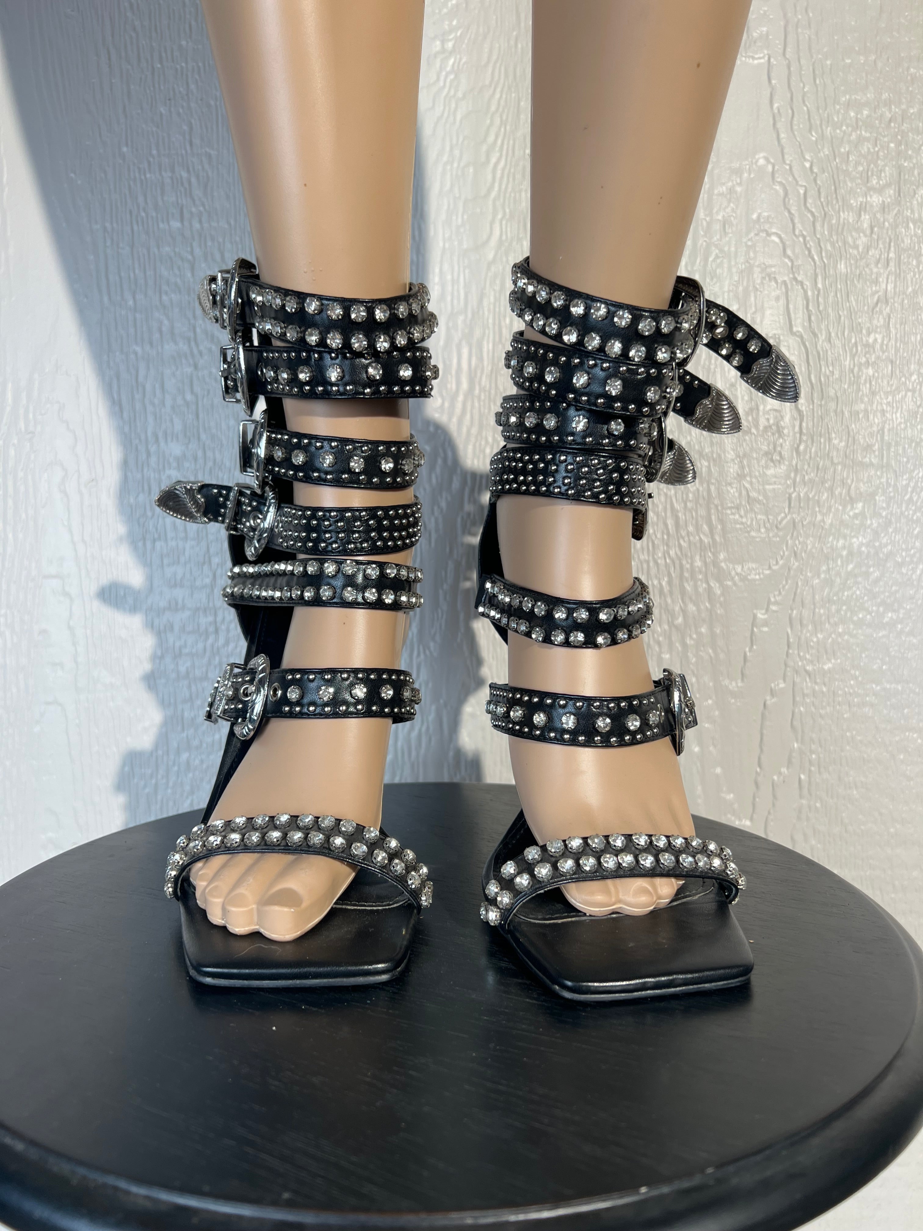 Azalea Wang size 10 western buckle heels LIKE NEW