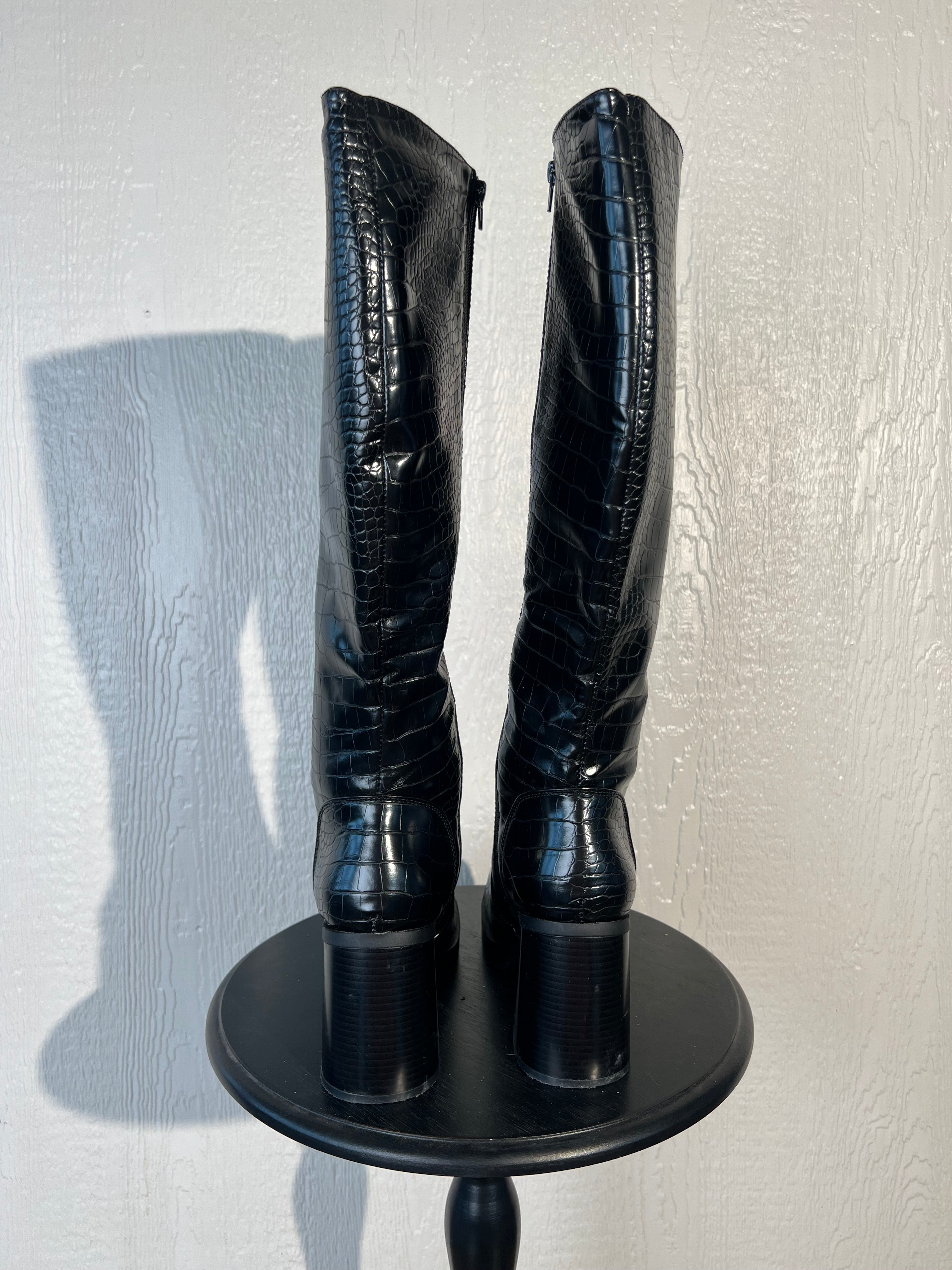 Pretty Little Thing size 10 black go go boots GENTLY USED