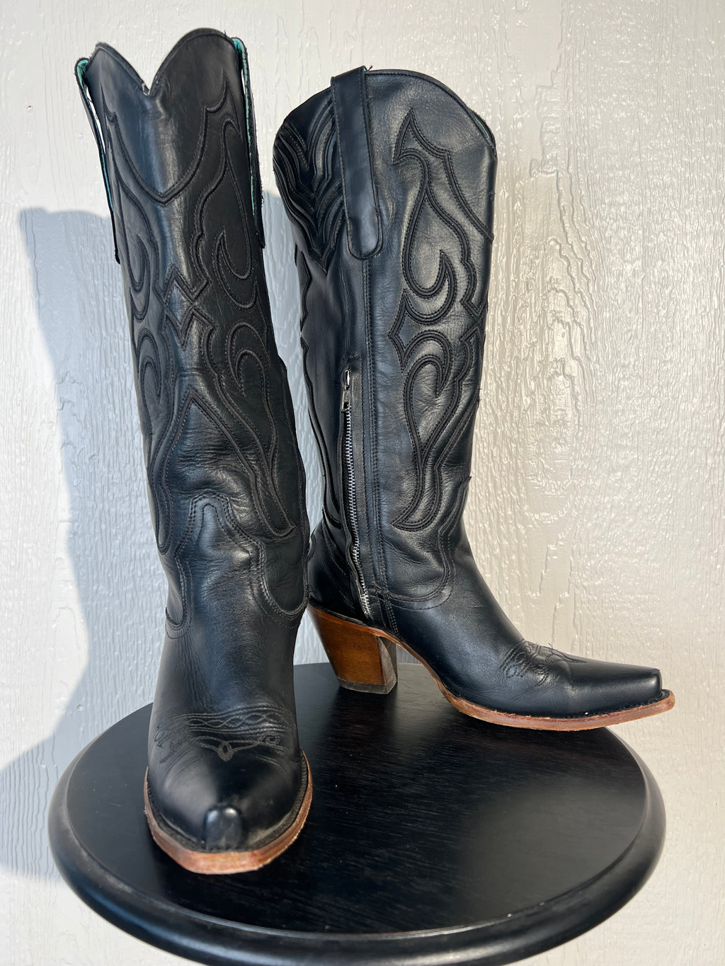 Corral boots size 10 black cowgirl boots USED